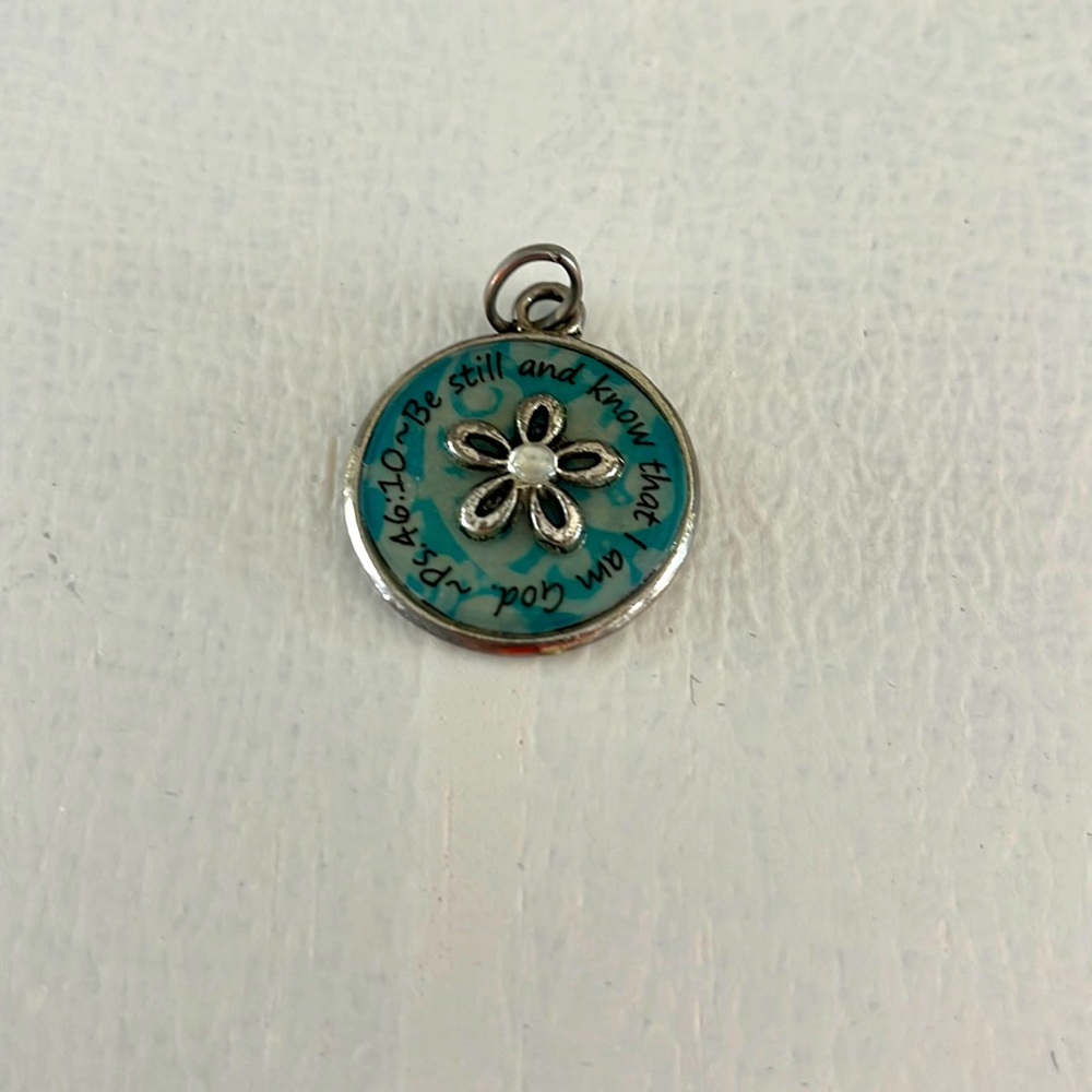 Be Still Know That I'm God Pendant-silver